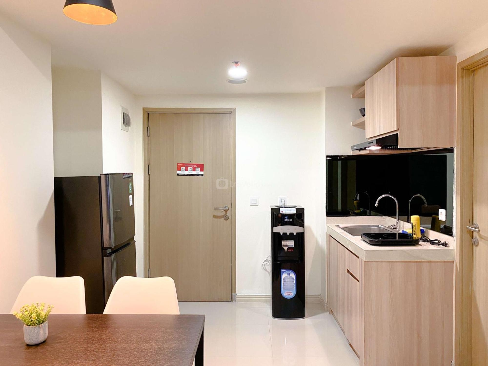 Homey 2Br With Work Space At Meikarta Apartment By Travelio Cikarang Eksteriør billede